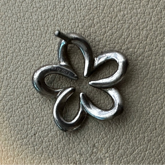 Na Hoku Floating Plumeria earrings and pendant - Picture 3 of 5